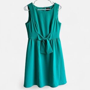 Adrianna Papell Turquoise Formal Knee Length Sleeveless Dress with Bow. Size 10